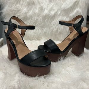 Casual black heels